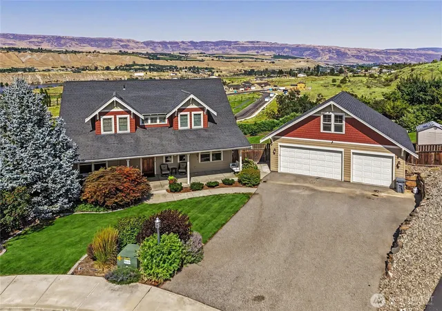 Photo 1 of Single family home for sale at 2610 Tuscany Ln, Malaga, WA 98828 | MLS# NWM2545405 | Listing updated on 2026-09-22