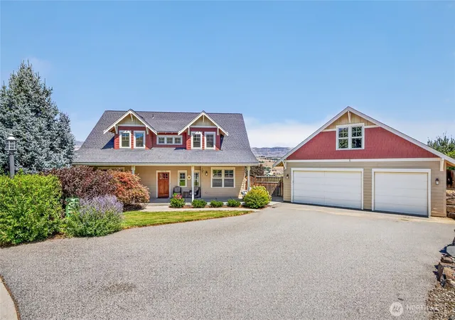 Photo 2 of Single family home for sale at 2610 Tuscany Ln, Malaga, WA 98828 | MLS# NWM2545405 | Listing updated on 2026-09-22
