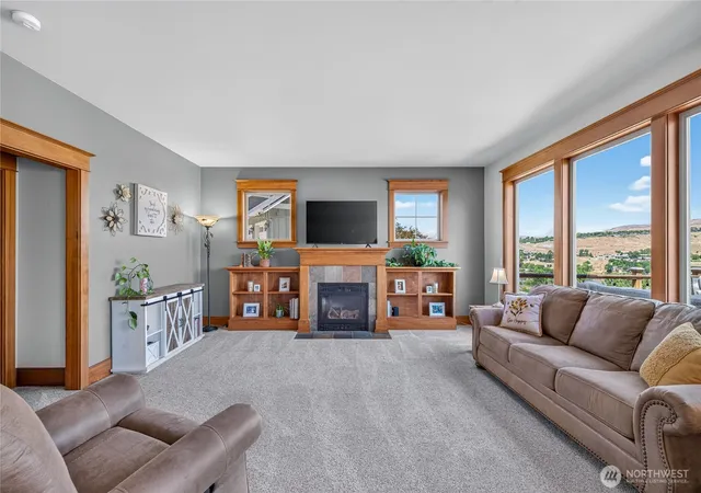 Photo 4 of Single family home for sale at 2610 Tuscany Ln, Malaga, WA 98828 | MLS# NWM2545405 | Listing updated on 2026-09-22