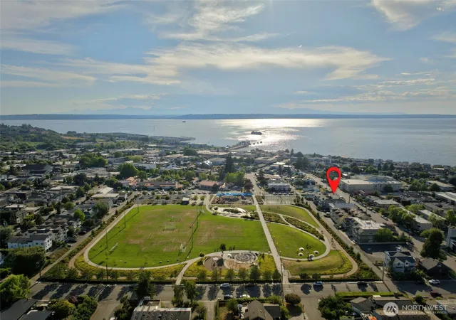 Photo 3 of Townhouse for sale at 610 Daley St #E, Edmonds, WA 98020 | MLS# NWM2545433 | Listing updated on 2026-09-30