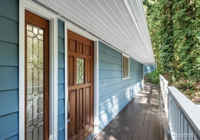 Photo 3 of Single family home for sale at 3820 E Ames Lake Dr NE, Redmond, WA 98053 | MLS# NWM2545453 | Listing updated on 2026-09-22