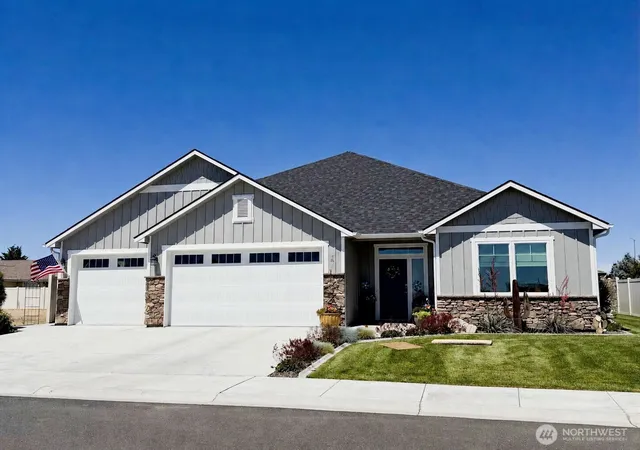 Photo 1 of Single family home for sale at 912 S M Loop Dr Sw, Quincy, WA 98848 | MLS# NWM2545460 | Listing updated on 2026-09-22