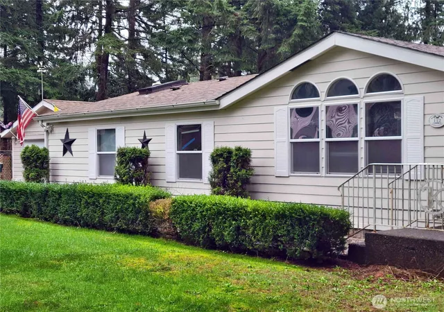 Manufactured home for sale at 112 Topaz Ct, Winlock, WA 98596 | MLS# NWM2545486