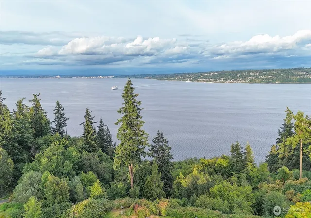 Photo 3 of Single family home for sale at 7023 Columbia Ave, Clinton, WA 98236 | MLS# NWM2545490 | Listing updated on 2026-09-24