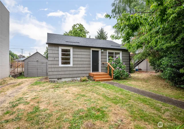 Photo 1 of Townhouse for sale at 1158 10th Avenue, Longview, WA 98632 | MLS# NWM2545491 | Listing updated on 2026-09-22