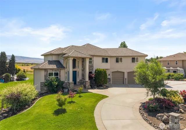 Photo 1 of Single family home for sale at 3675 Westridge Pl, Wenatchee, WA 98801 | MLS# NWM2545535 | Listing updated on 2026-10-01