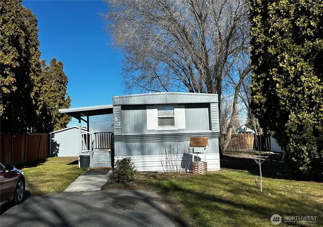 Photo 3 of Manufactured home for sale at 3131 W Wapato Dr #53, Moses Lake, WA 98837 | MLS# NWM2545591 | Listing updated on 2026-10-02