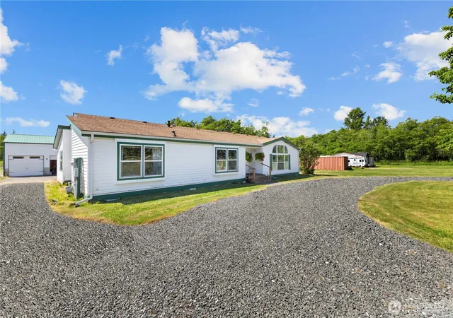 Photo 3 of Manufactured home for sale at 4251 Jones Ln, Bellingham, WA 98225 | MLS# NWM2545605 | Listing updated on 2026-09-22