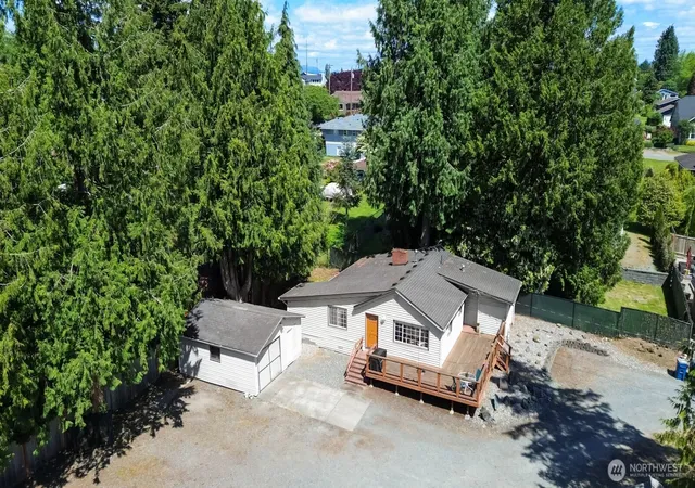 Photo 3 of Single family home for sale at 416 Riverview Ln, Snohomish, WA 98290 | MLS# NWM2545606 | Listing updated on 2026-09-22