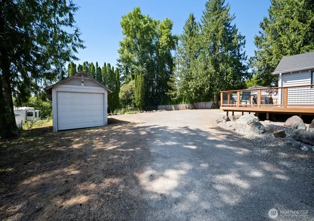 Photo 4 of Single family home for sale at 416 Riverview Ln, Snohomish, WA 98290 | MLS# NWM2545606 | Listing updated on 2026-09-22