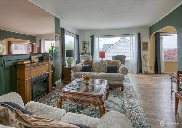 Photo 3 of Single family home for sale at 911 N Thornton St, Aberdeen, WA 98520 | MLS# NWM2545607 | Listing updated on 2026-09-28