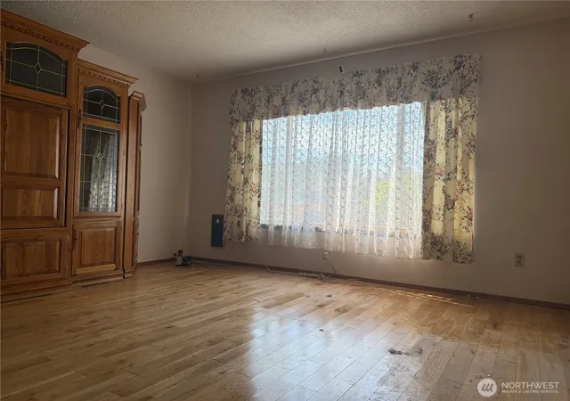 Photo 3 of Sale Pending at 1415 E 55th Street, Tacoma, WA 98404 | MLS# NWM2545612 | Listing updated on 2026-09-22