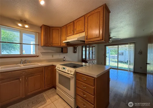 Photo 4 of Sale Pending at 1415 E 55th Street, Tacoma, WA 98404 | MLS# NWM2545612 | Listing updated on 2026-09-22