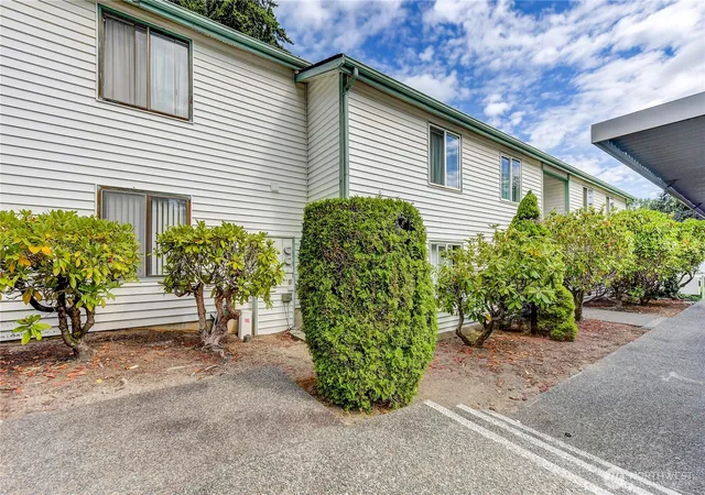 Photo 2 of Condo for sale at 1934 Sw 318th Place #10-C, Federal Way, WA 98023 | MLS# NWM2545734 | Listing updated on 2026-09-22