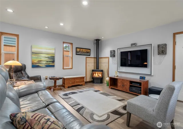 Photo 2 of Sale Pending at 24648 96th Avenue S, Kent, WA 98030 | MLS# NWM2545774 | Listing updated on 2026-09-23