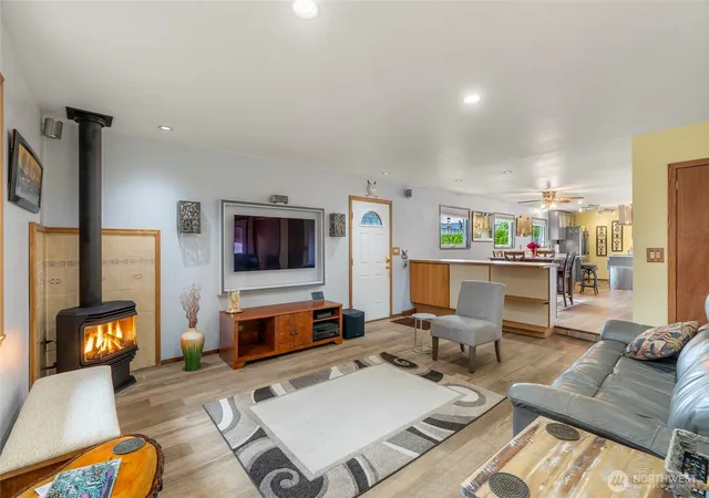 Photo 3 of Sale Pending at 24648 96th Avenue S, Kent, WA 98030 | MLS# NWM2545774 | Listing updated on 2026-09-23