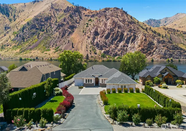 Photo 2 of Single family home for sale at 19 Chapman Ln, Orondo, WA 98843 | MLS# NWM2545776 | Listing updated on 2026-09-22