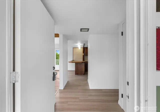 Photo 3 of Contingent at 3303 Wave Dr, Everett, WA 98203 | MLS# NWM2545780 | Listing updated on 2026-09-25