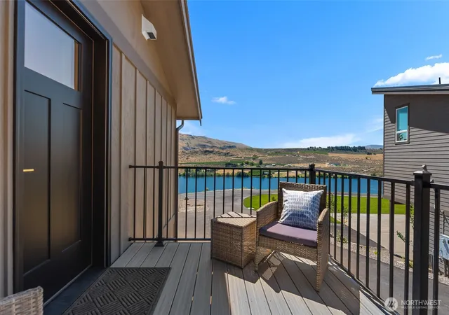 Photo 4 of Single family home for sale at 42 Osprey Nest Rd, Pateros, WA 98846 | MLS# NWM2545820 | Listing updated on 2026-09-30