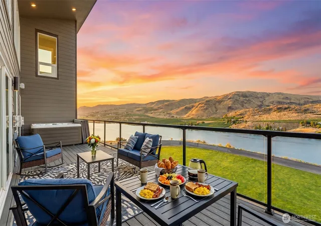 Photo 2 of Single family home for sale at 44 Osprey Nest Rd, Pateros, WA 98846 | MLS# NWM2545827 | Listing updated on 2026-09-26
