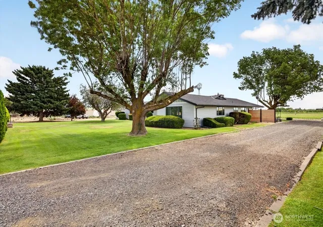 Photo 3 of Single family home for sale at 17211 Road 11 Nw, Quincy, WA 98848 | MLS# NWM2545830 | Listing updated on 2026-09-25