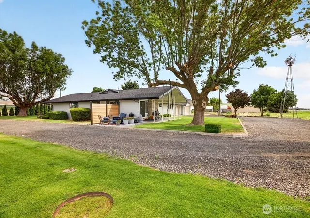 Photo 3 of Single family home for sale at 17211 Road 11 NW, Quincy, WA 98848 | MLS# NWM2545830 | Listing updated on 2026-09-25