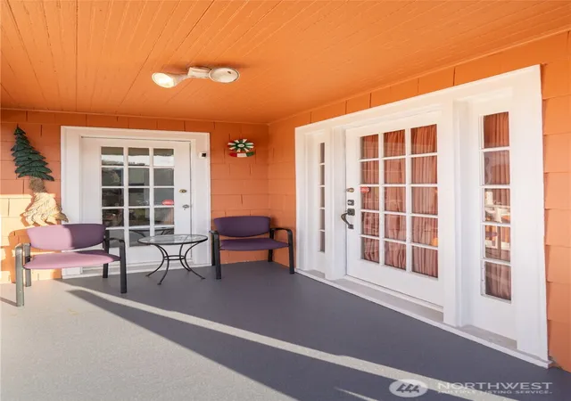 Photo 2 of Sale Pending at 801 Spruce St, Hoquiam, WA 98550 | MLS# NWM2545849 | Listing updated on 2026-09-04