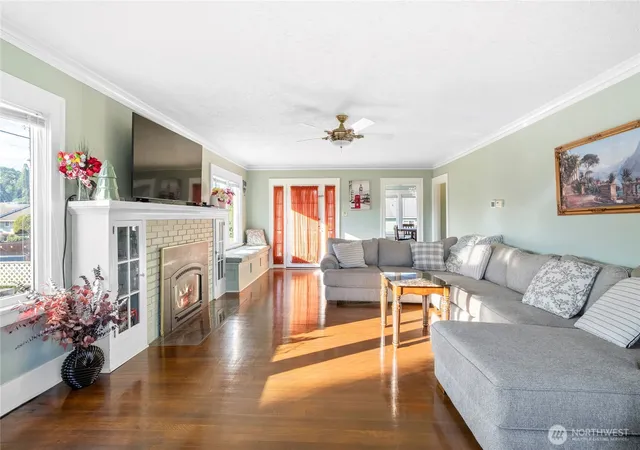 Photo 4 of Sale Pending at 801 Spruce St, Hoquiam, WA 98550 | MLS# NWM2545849 | Listing updated on 2026-09-04