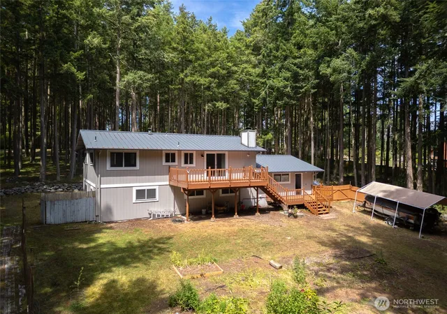 Photo 3 of Single family home for sale at 1074 N Estate Ln, Oak Harbor, WA 98277 | MLS# NWM2545878 | Listing updated on 2026-10-03