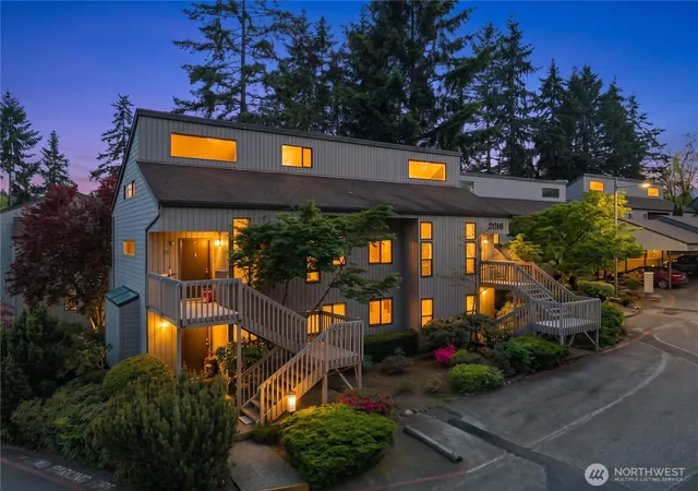 Photo 1 of Sale Pending at 10919 Ne 35th Place #4, Bellevue, WA 98004 | MLS# NWM2545910 | Listing updated on 2026-09-25