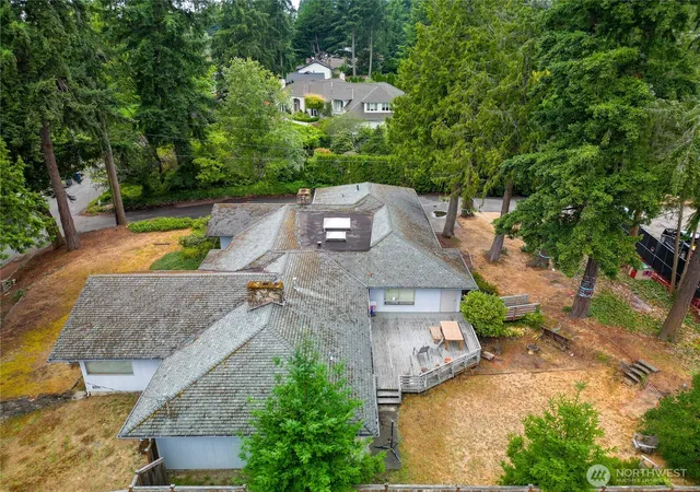 Photo 3 of Single family home for sale at 7836 Ne 14th Street, Medina, WA 98039 | MLS# NWM2545935 | Listing updated on 2026-09-22