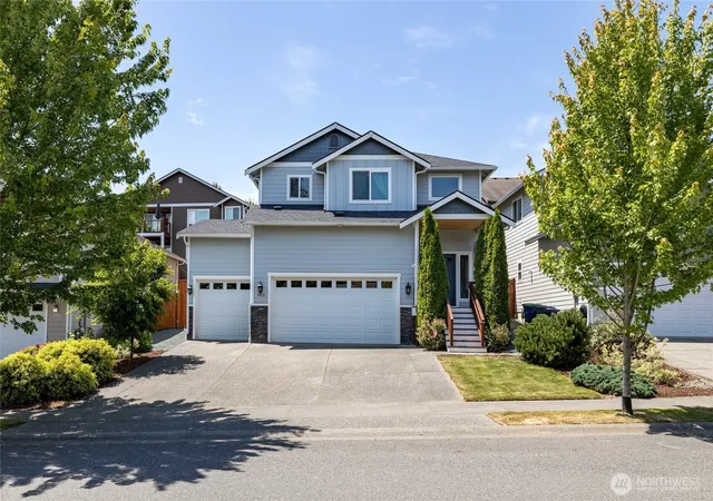 Photo 2 of Single family home for sale at 1420 E Gateway Hts Loop, Sedro Woolley, WA 98284 | MLS# NWM2545939 | Listing updated on 2026-09-22