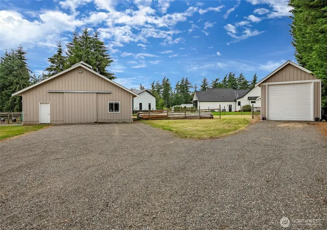 Photo 4 of Single family home for sale at 7969 Rodeo Dr, Lynden, WA 98264 | MLS# NWM2545973 | Listing updated on 2026-09-22