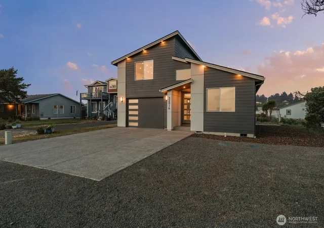 Photo 2 of Single family home for sale at 32916 G St, Ocean Park, WA 98640 | MLS# NWM2546029 | Listing updated on 2026-09-22
