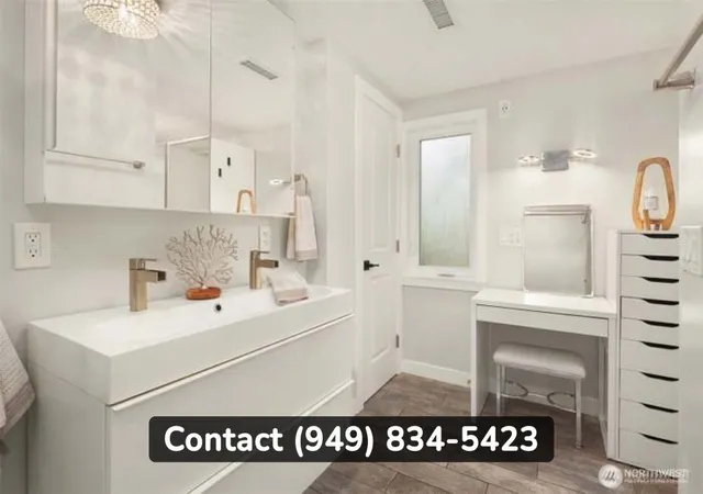 Photo 3 of Single family home for sale at 10015 Ashworth Ave N, Seattle, WA 98133 | MLS# NWM2546072 | Listing updated on 2026-06-26