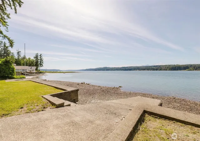 Photo 4 of Sale Pending at 18631 E State Route 106, Belfair, WA 98528 | MLS# NWM2546132 | Listing updated on 2026-10-02