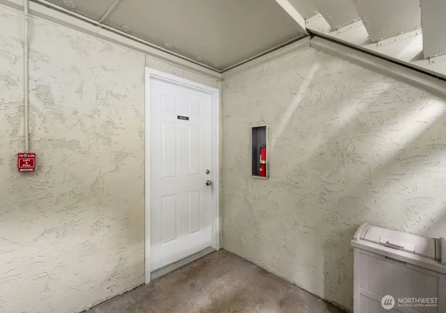 Photo 3 of Condo for sale at 9494 Redmond Woodinville Rd Ne #B102, Redmond, WA 98052 | MLS# NWM2546145 | Listing updated on 2026-09-22