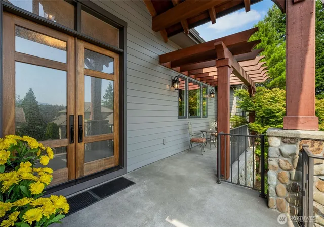 Photo 3 of Sale Pending at 1520 Nw Lacamas Dr, Camas, WA 98607 | MLS# NWM2546170 | Listing updated on 2026-09-25
