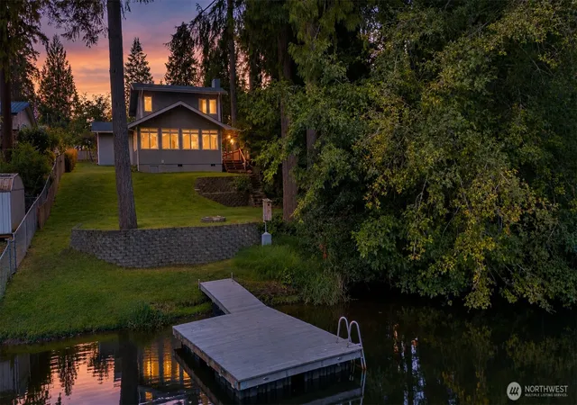 Photo 1 of Single family home for sale at 390 E Lakeshore Dr, Shelton, WA 98584 | MLS# NWM2546186 | Listing updated on 2026-10-06