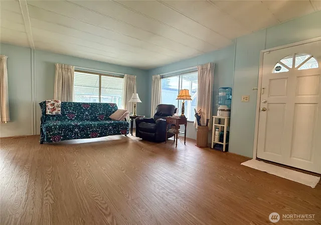 Photo 4 of Manufactured home for sale at 11622 Silver Lake Rd #55, Everett, WA 98208 | MLS# NWM2546187 | Listing updated on 2026-09-22