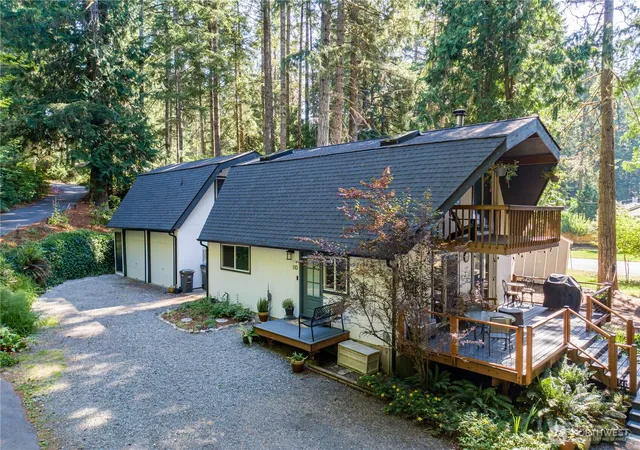 Photo 2 of Single family home for sale at 110 E Way To Tipperary St, Shelton, WA 98584 | MLS# NWM2546206 | Listing updated on 2026-09-22