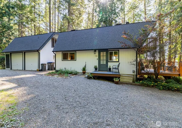 Photo 3 of Single family home for sale at 110 E Way To Tipperary St, Shelton, WA 98584 | MLS# NWM2546206 | Listing updated on 2026-09-22