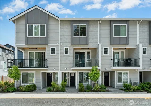 Photo 1 of Townhouse for sale at 13730 Manor Way #J6, Lynnwood, WA 98087 | MLS# NWM2546229 | Listing updated on 2026-09-29