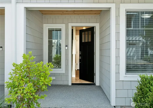 Photo 3 of Townhouse for sale at 13730 Manor Way #J6, Lynnwood, WA 98087 | MLS# NWM2546229 | Listing updated on 2026-09-29