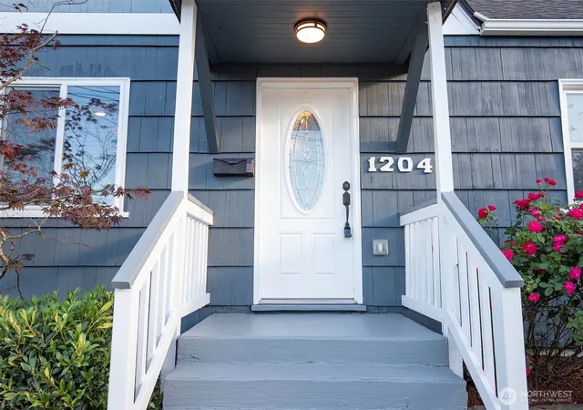 Photo 2 of Single family home for sale at 1204 4th Avenue Se, Puyallup, WA 98372 | MLS# NWM2546237 | Listing updated on 2026-09-22