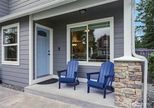 Photo 4 of Single family home for sale at 303 135th Place SE, Rainier, WA 98576 | MLS# NWM2546246 | Listing updated on 2026-09-22