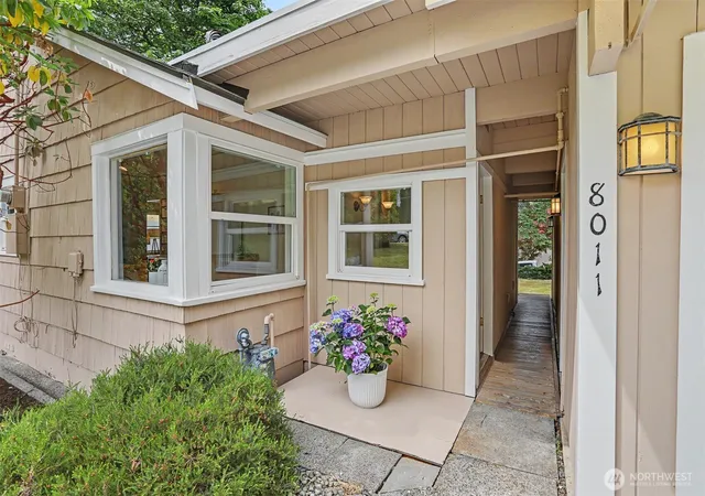 Photo 3 of Sale Pending at 8011 Se 57th Street, Mercer Island, WA 98040 | MLS# NWM2546264 | Listing updated on 2026-09-25