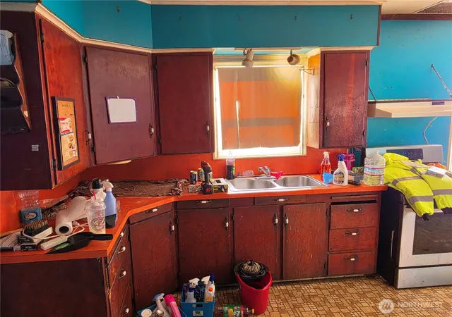 Photo 3 of Single family home for sale at 1518 W 1st Street, Aberdeen, WA 98520 | MLS# NWM2546267 | Listing updated on 2026-09-22