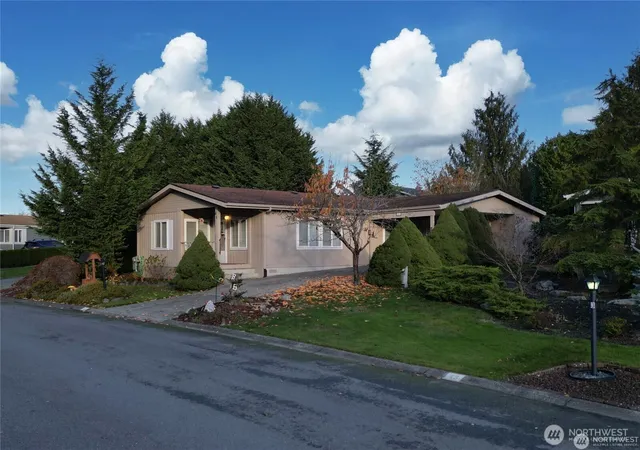 Photo 1 of Manufactured home for sale at 2610 E Section St #44, Mount Vernon, WA 98274 | MLS# NWM2546275 | Listing updated on 2026-10-01