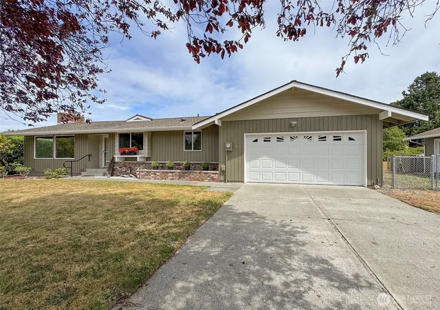 Photo 2 of Sale Pending at 860 Thornton Dr, Sequim, WA 98382 | MLS# NWM2546297 | Listing updated on 2026-09-25